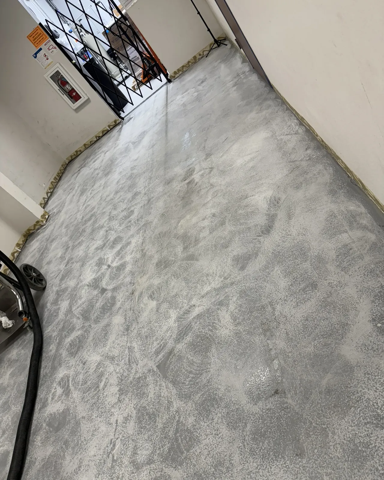 Shop floor floor, Grey flake, sealed, before